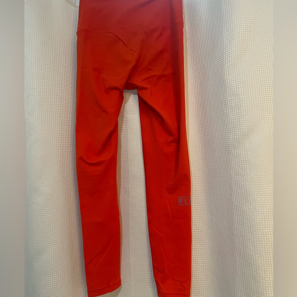 Gently used Fleo leggings!
